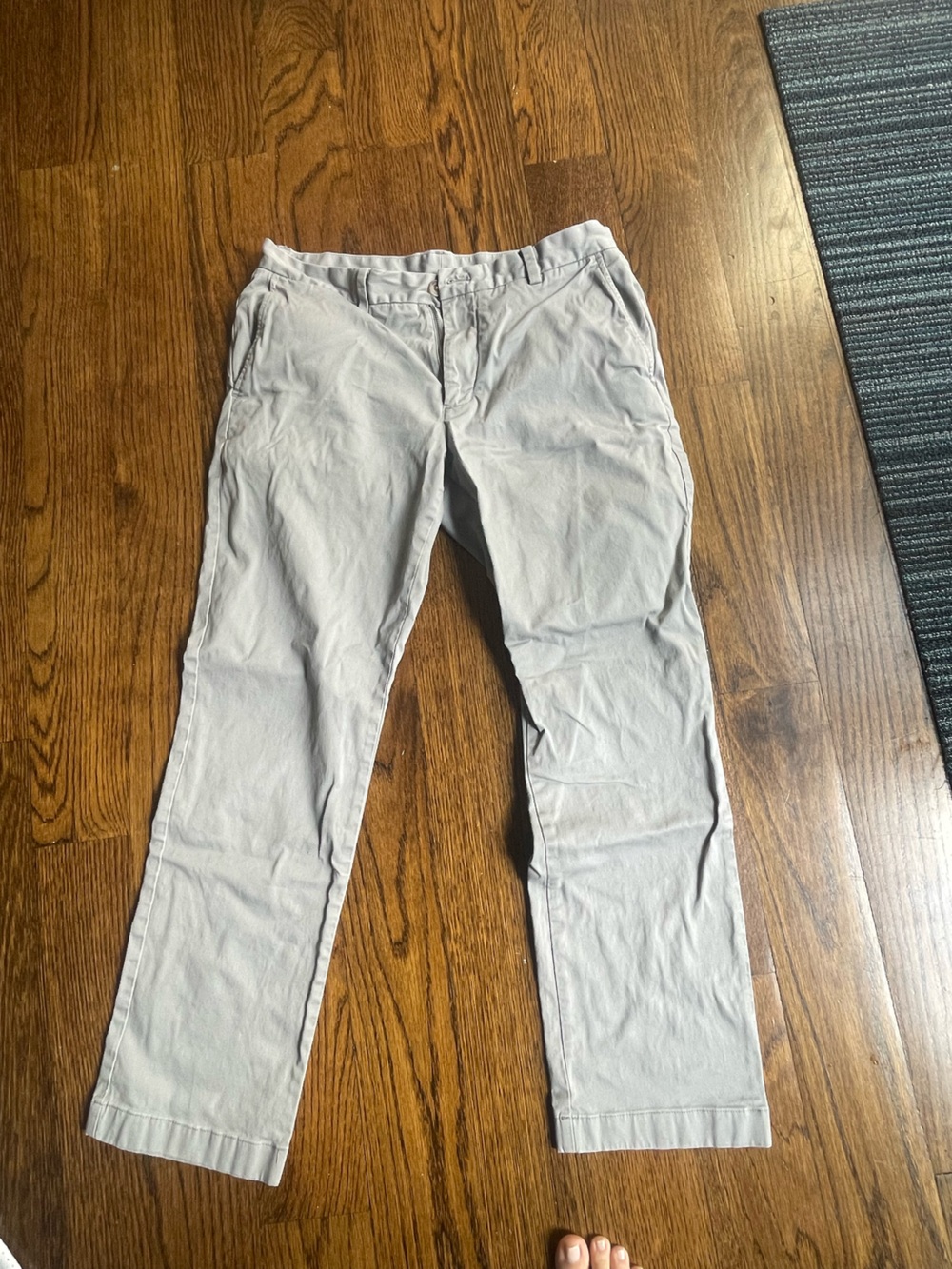 Vineyard Vines Light Gray Chino Pants men’s 33 x 30